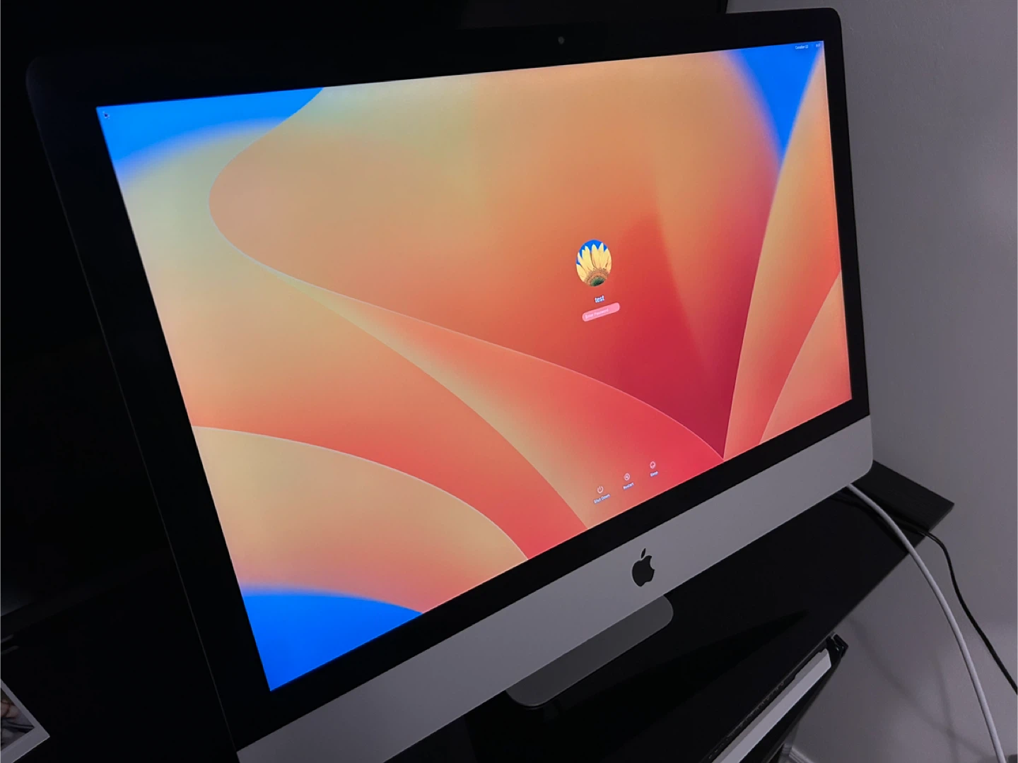 IMac 27” 2017 with 32gb RAM 256SSD Radeon Graphics
