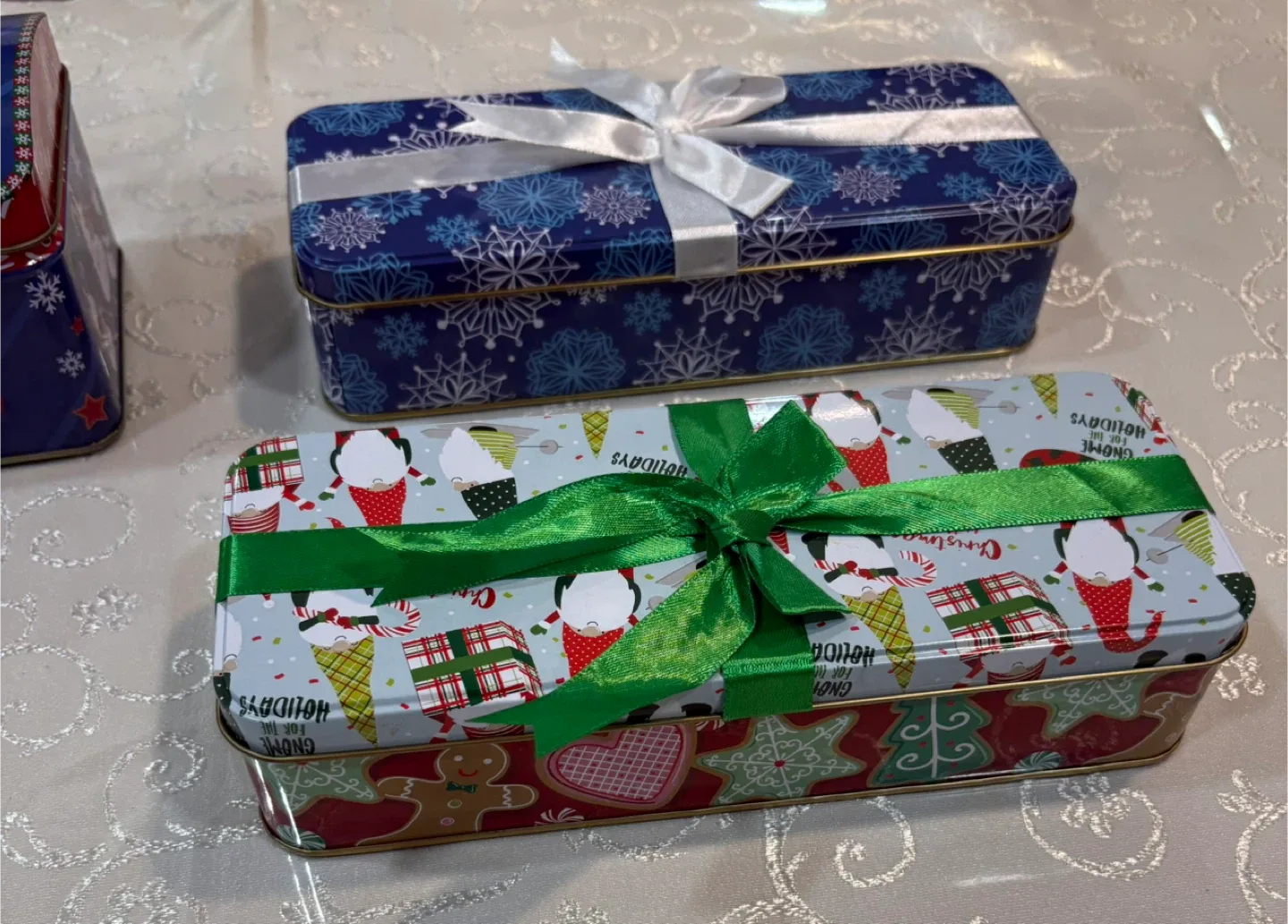 Holiday Decorative Tins image indicator(3)