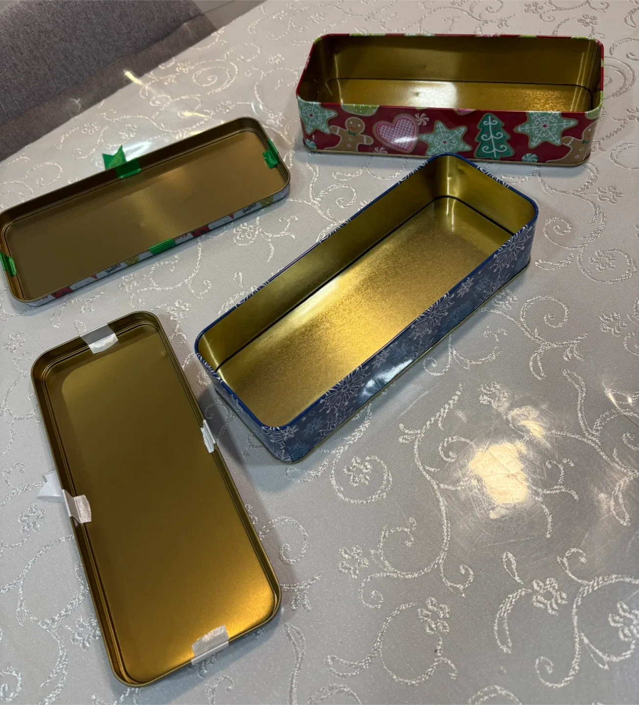 Holiday Decorative Tins image indicator(4)