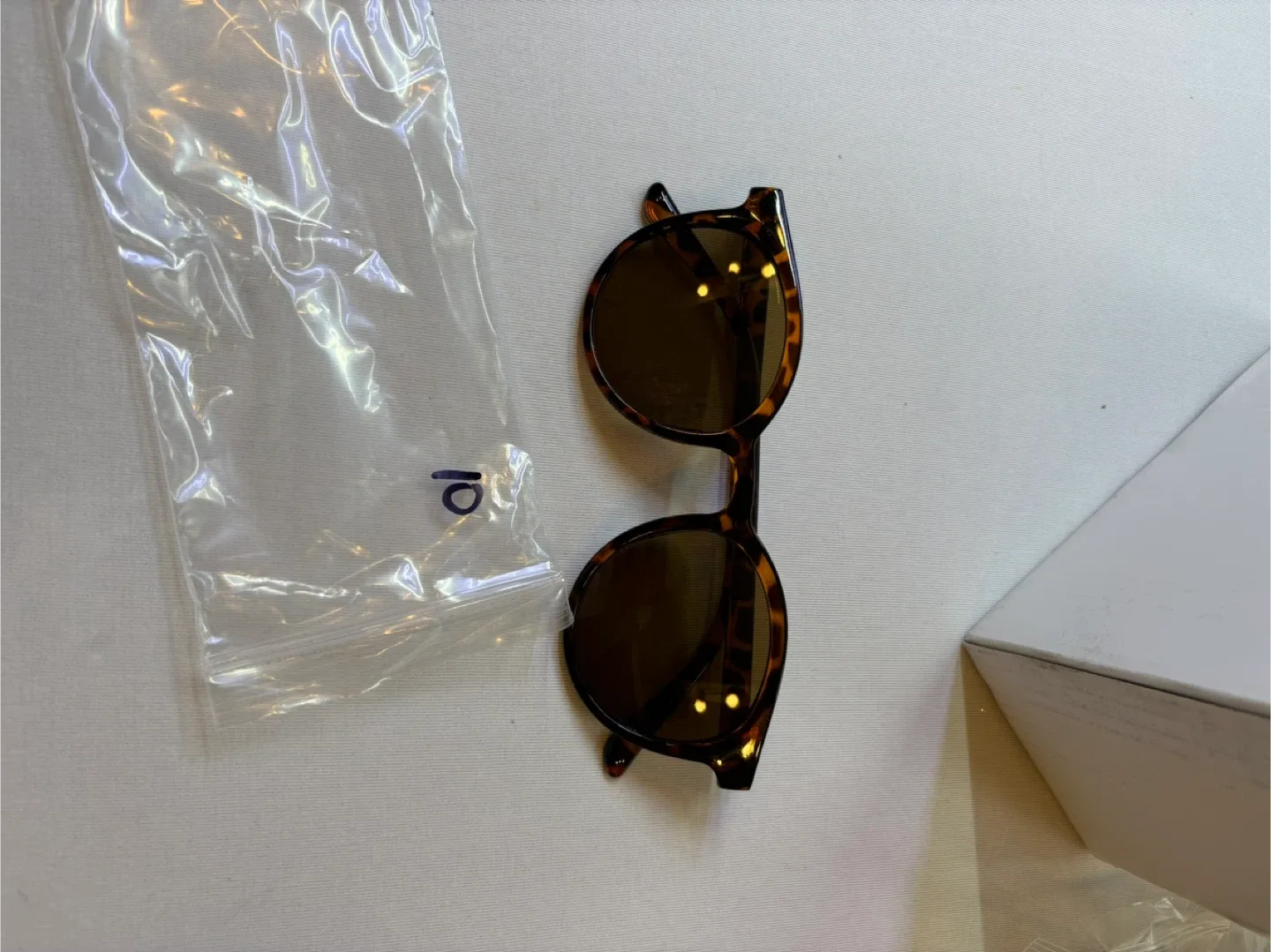 Meet Glasses Tortoiseshell Sunglasses Dark Lens Wayfarer 10 image indicator(7)