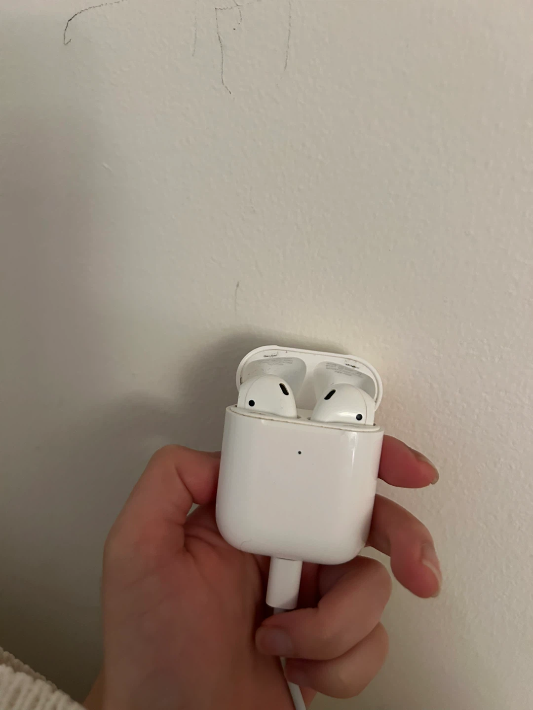 AirPods 2nd Generation - Works perfectly ($50) - photo 3