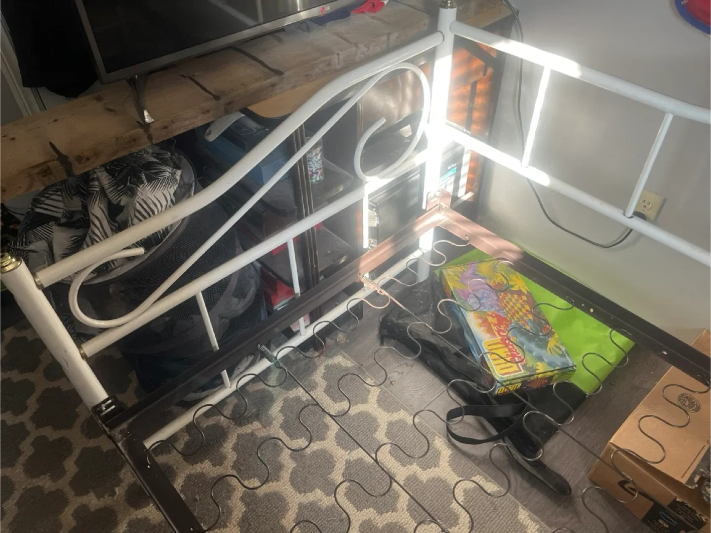 White Metal Bed Frame image indicator(3)