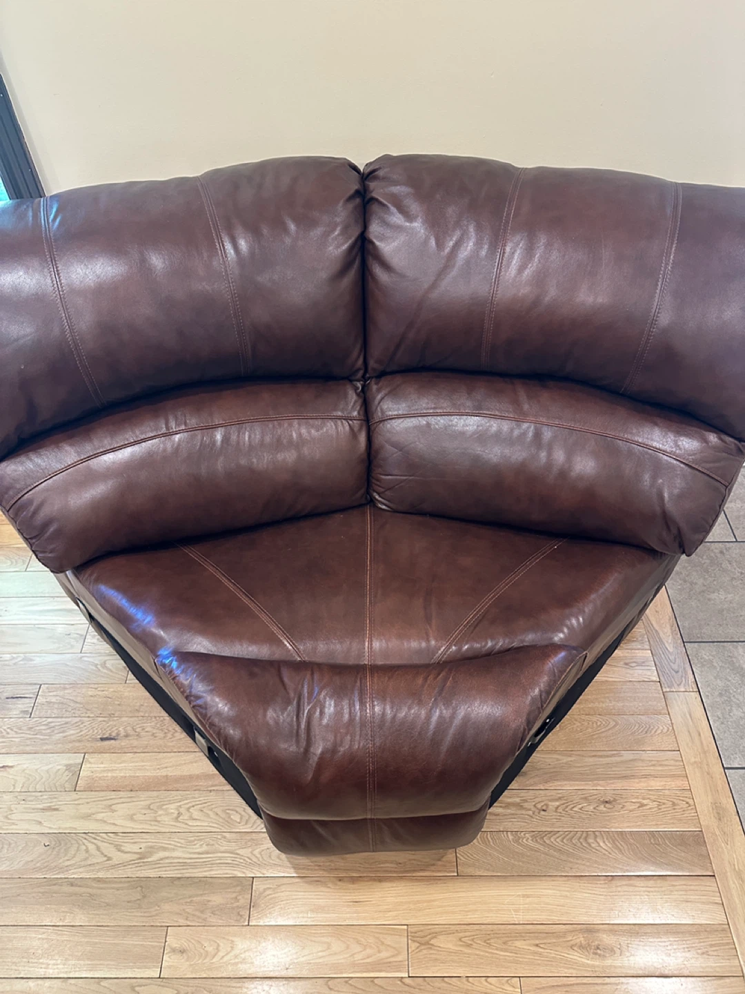 Genuine Leather Corner Wedge Seat (CAN DELIVER) - photo 2