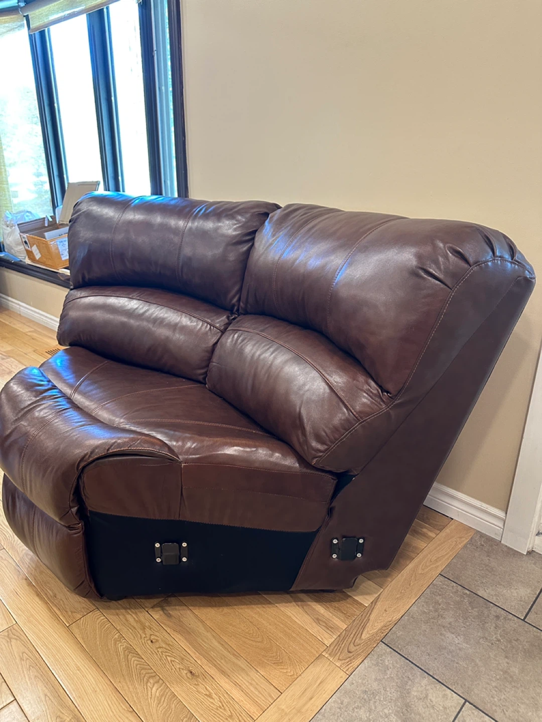 Genuine Leather Corner Wedge Seat (CAN DELIVER) - photo 3