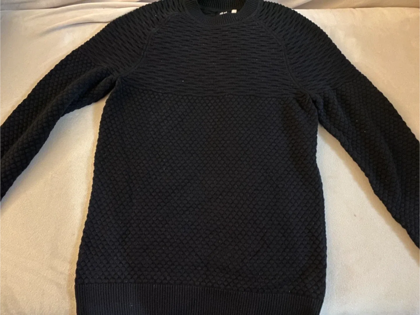 H&M Black Knit Sweater image indicator(2)