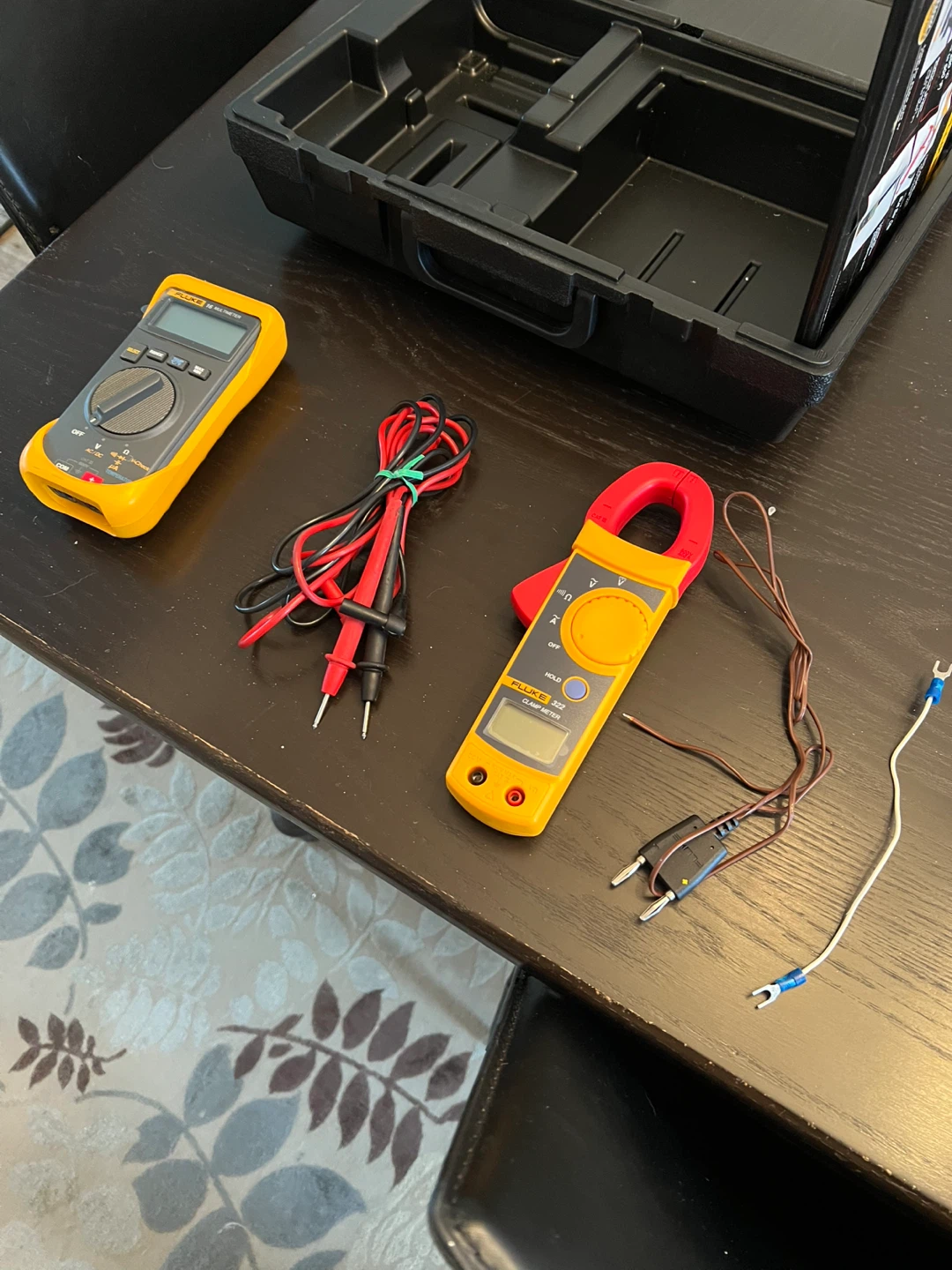 Fluke 322 Clamp Meter with Case - photo 4