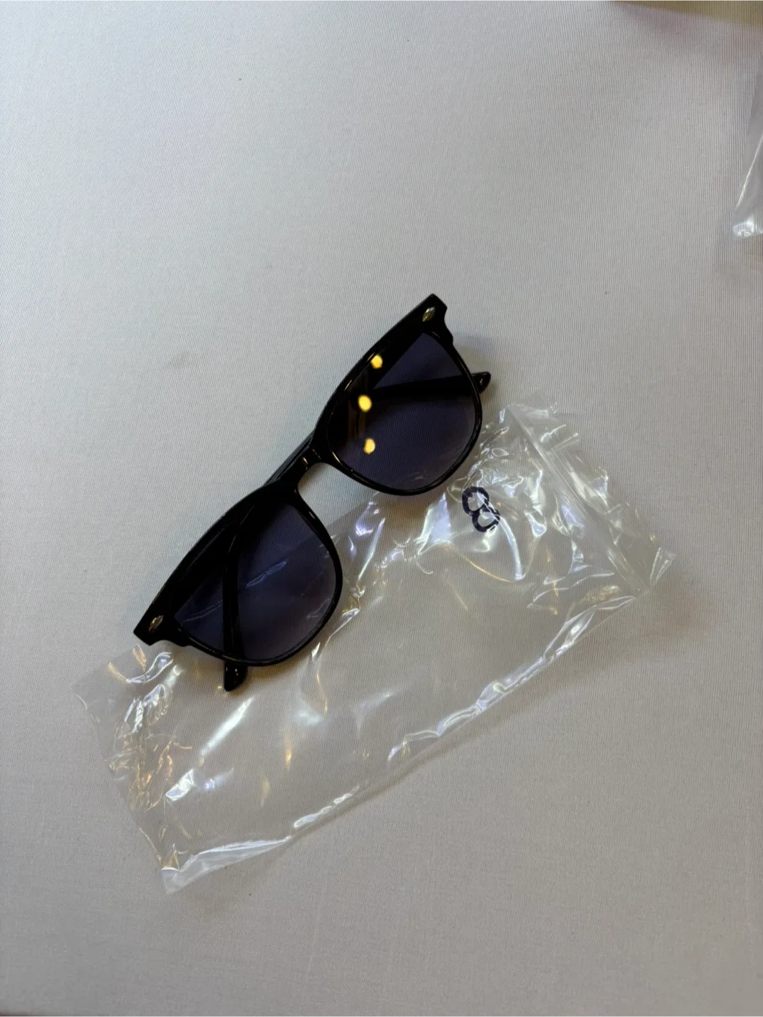 Meet Glasses Classic Black Gradient Sunglasses Round Frame 8 image indicator(7)