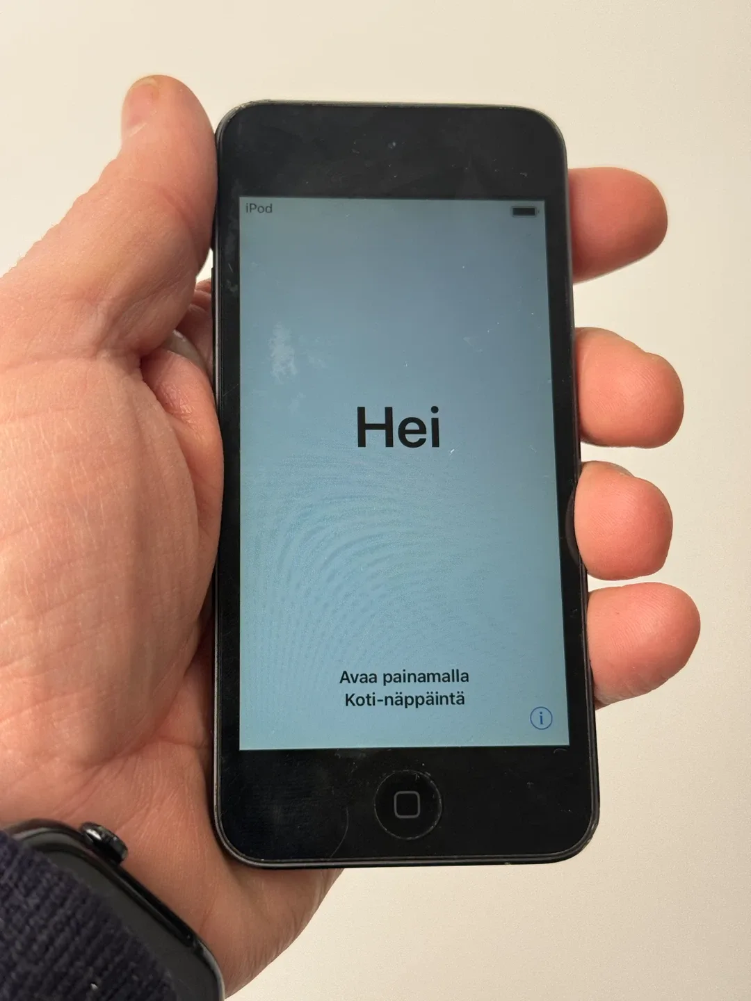 Apple iPod Touch 5th Gen - Black image indicator(6)