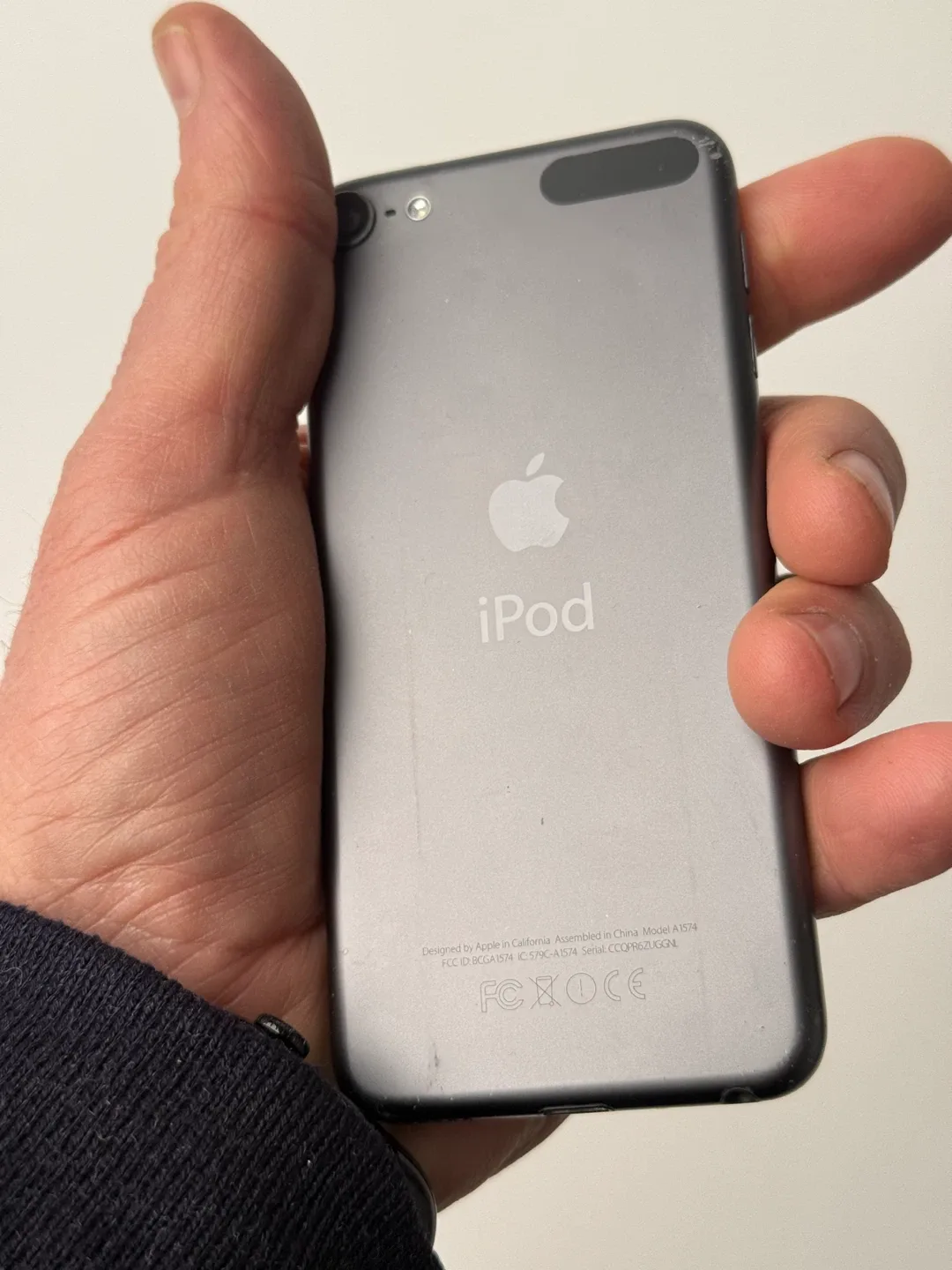 Apple iPod Touch 5th Gen - Black image indicator(7)