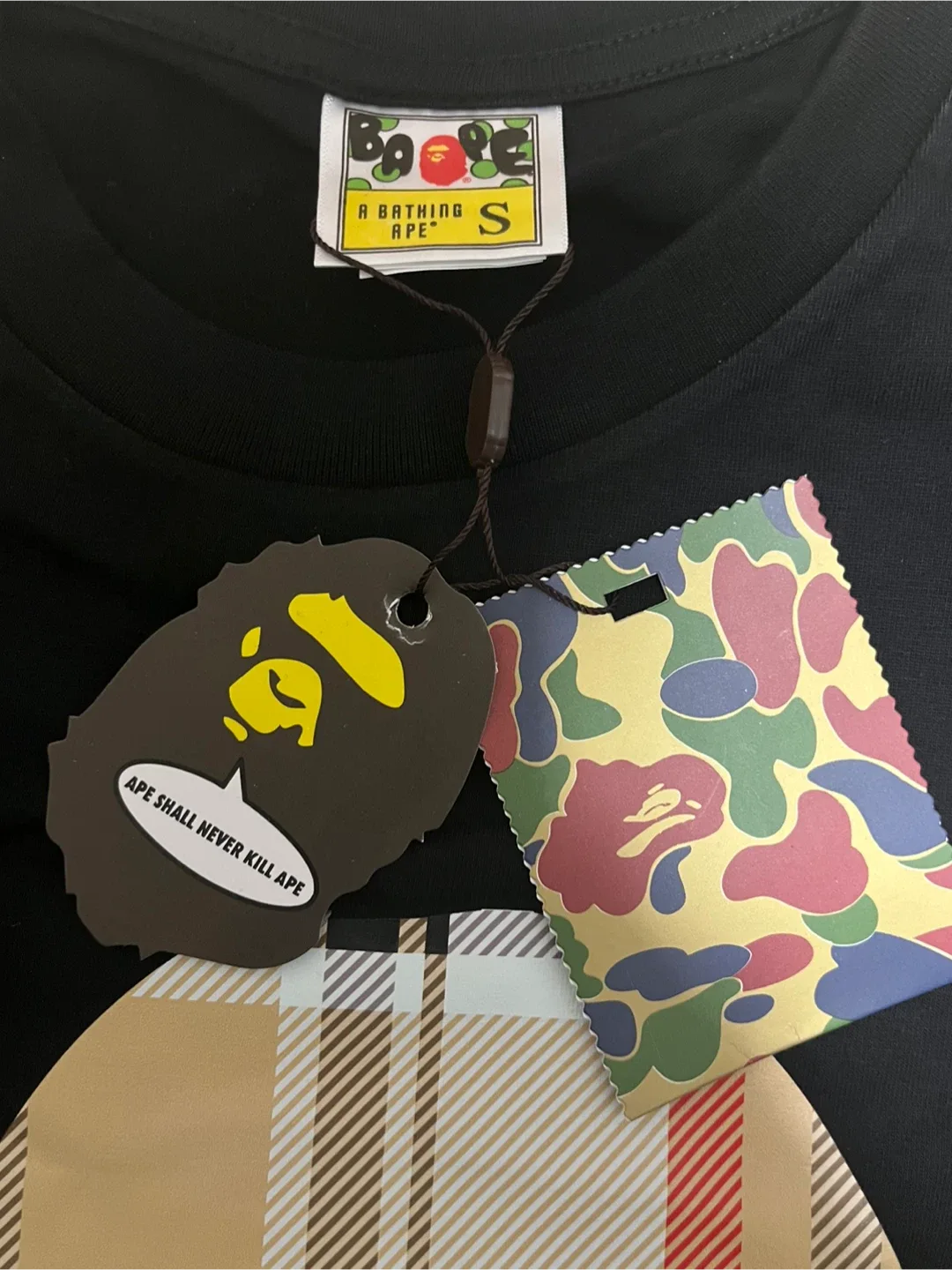 A burberry Bathing Ape (BAPE) Black Tee image indicator(2)