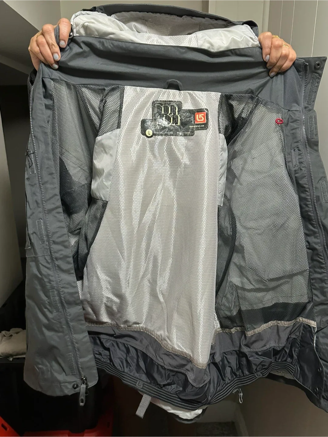 Burton Jacket, Size L image indicator(4)