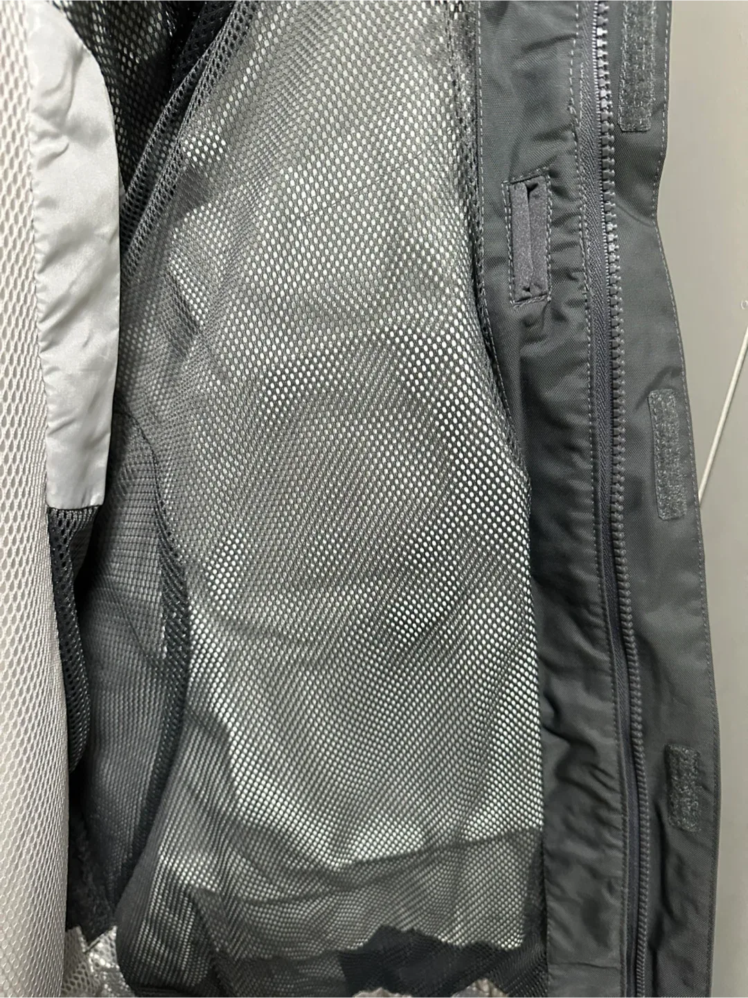 Burton Jacket, Size L image indicator(7)