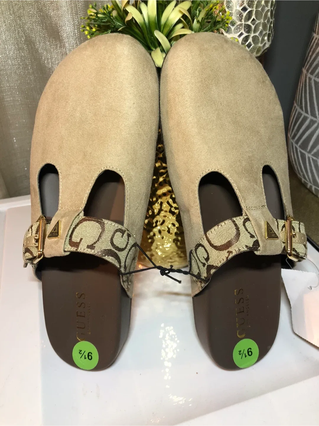 Guess Clogs - Size 9.5 image indicator(5)
