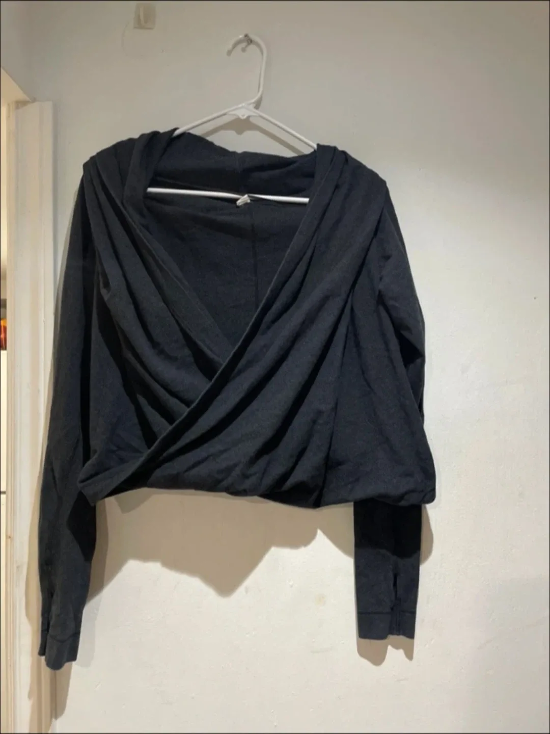 Lululemon Black Wrap Pullover 🥕 image indicator(2)