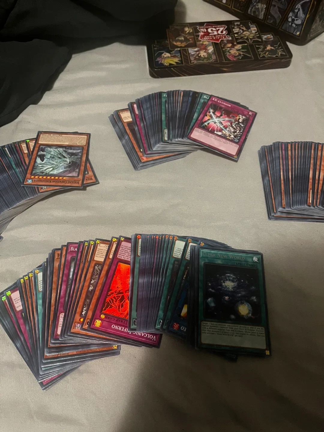 Lot of 262 Yu-Gi-Oh! Cards + 25th Anniversary Collector’s Tin image indicator(6)