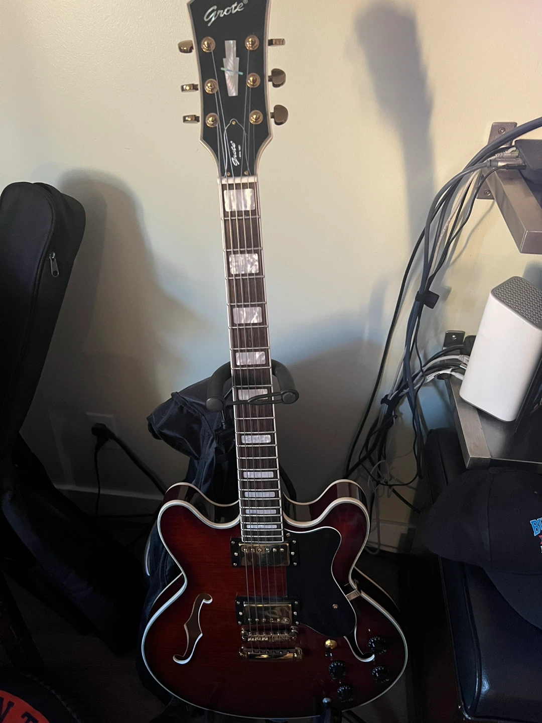 Grote Semi-Hollow Body Electric Guitar