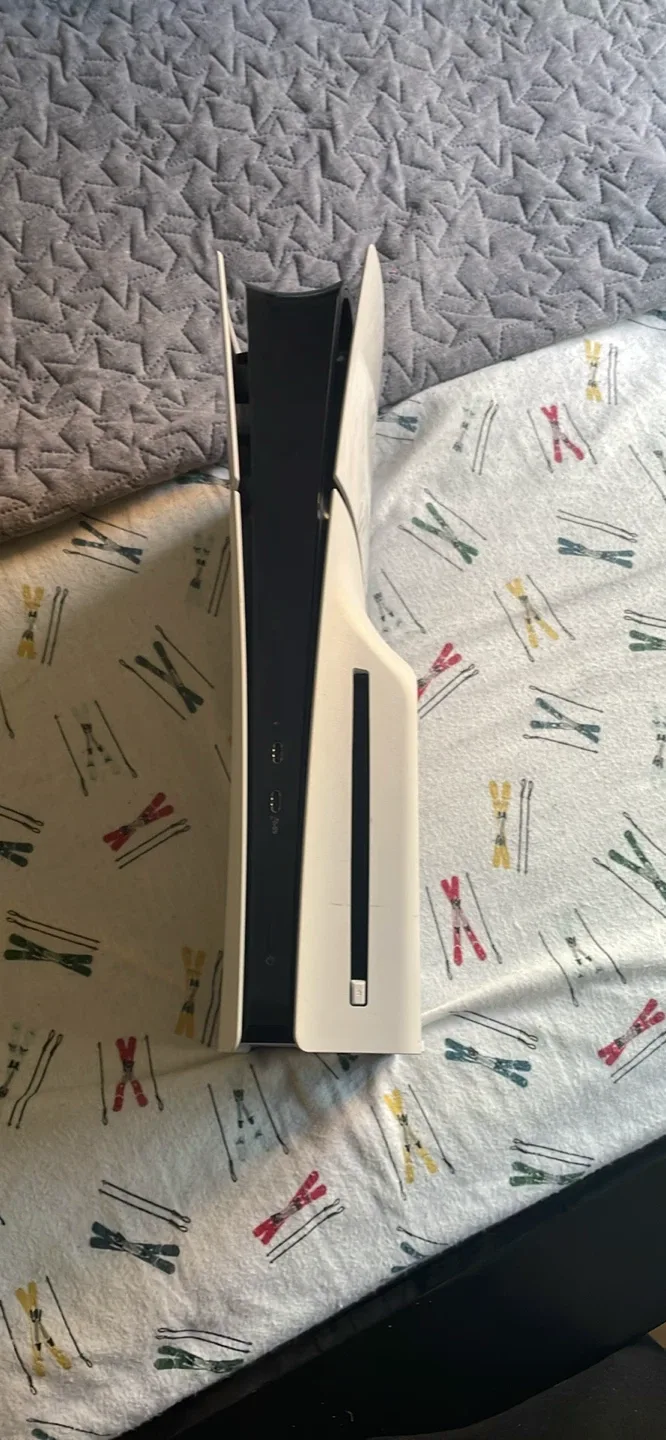 PlayStation 5 (PS5) Console - White image indicator(3)