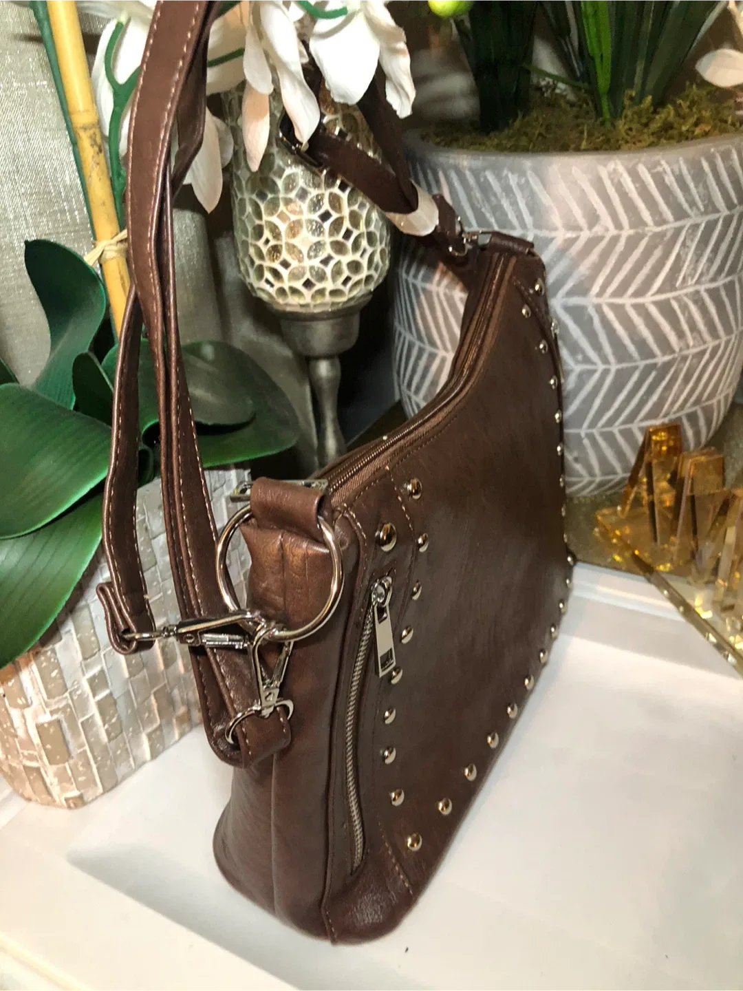 Brahmin Style 4363453 Brown Leather Shoulder Bag image indicator(2)