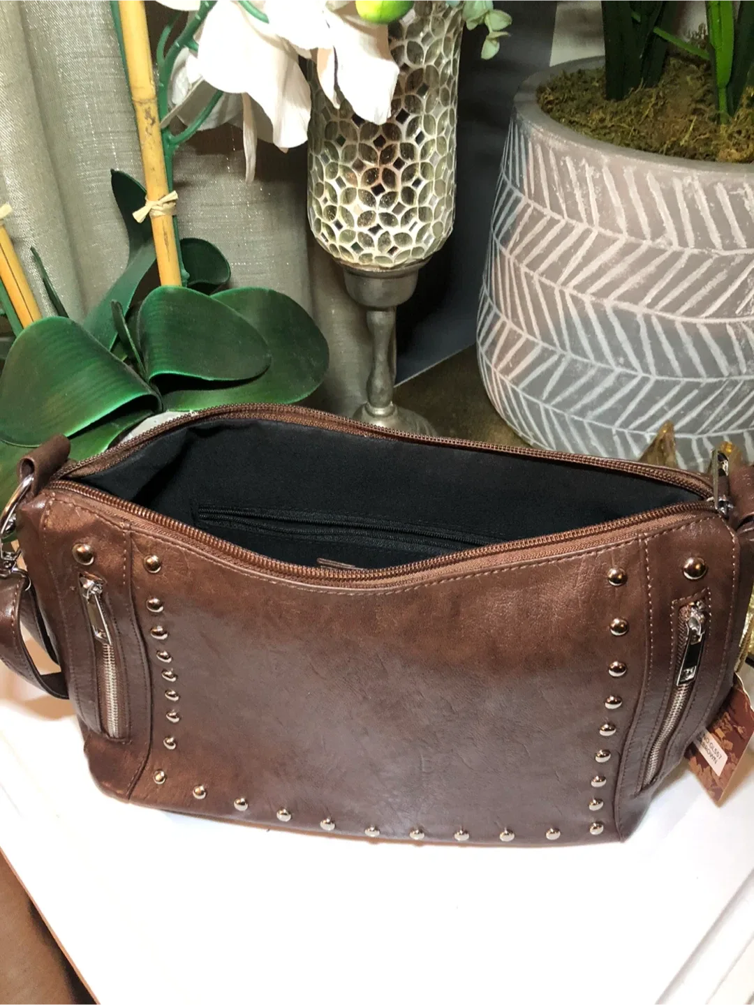 Brahmin Style 4363453 Brown Leather Shoulder Bag image indicator(3)