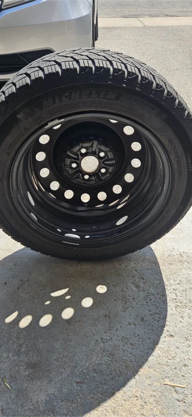 Michelin X-Ice Snow Tire image indicator(2)