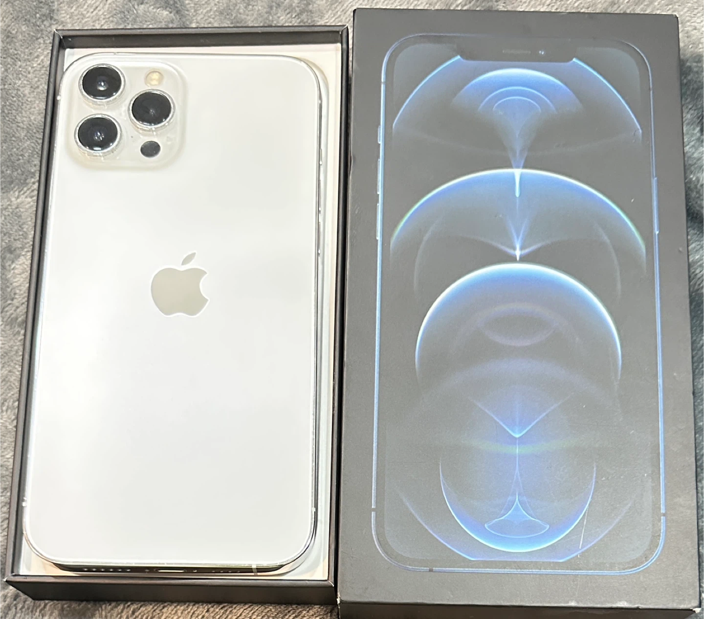 Apple iPhone 12 Pro Max - white