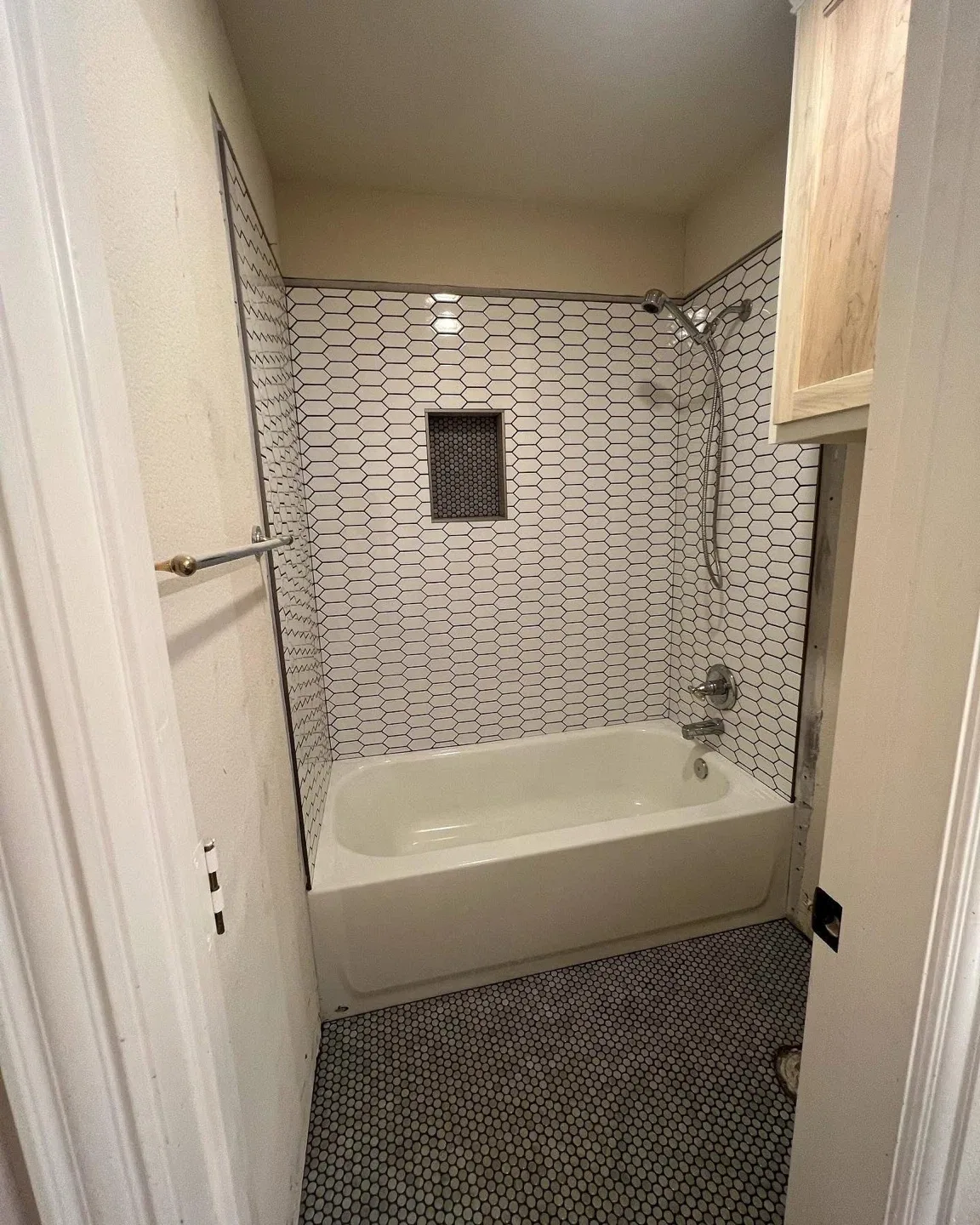 Tiles installation & renovation image indicator(6)