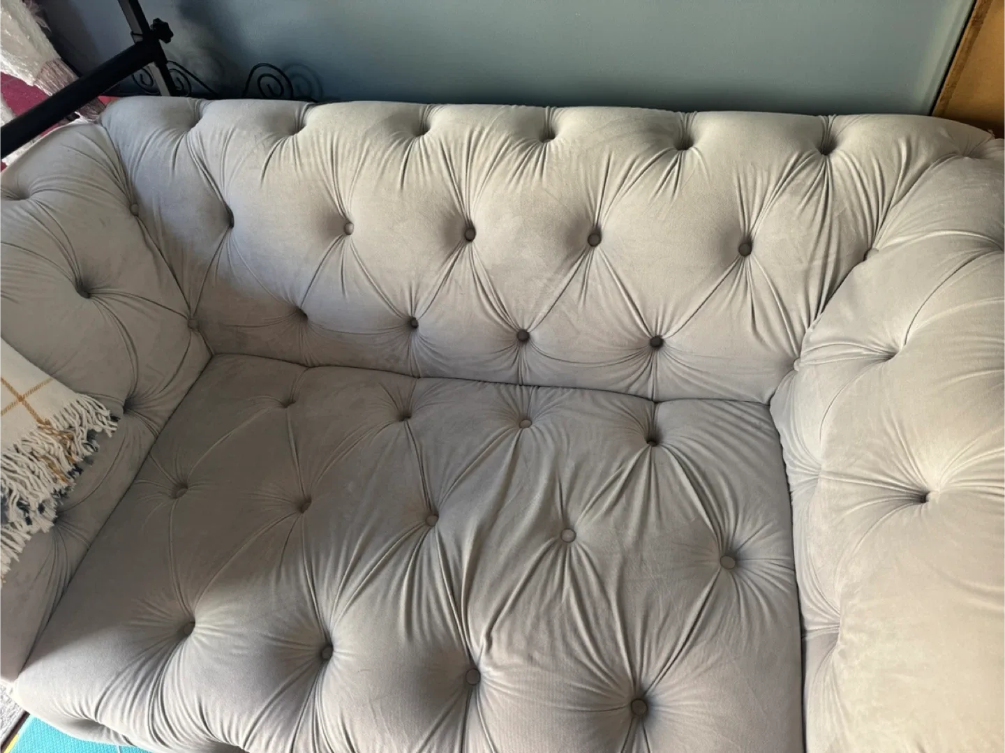 Grey Tufted Loveseat image indicator(3)