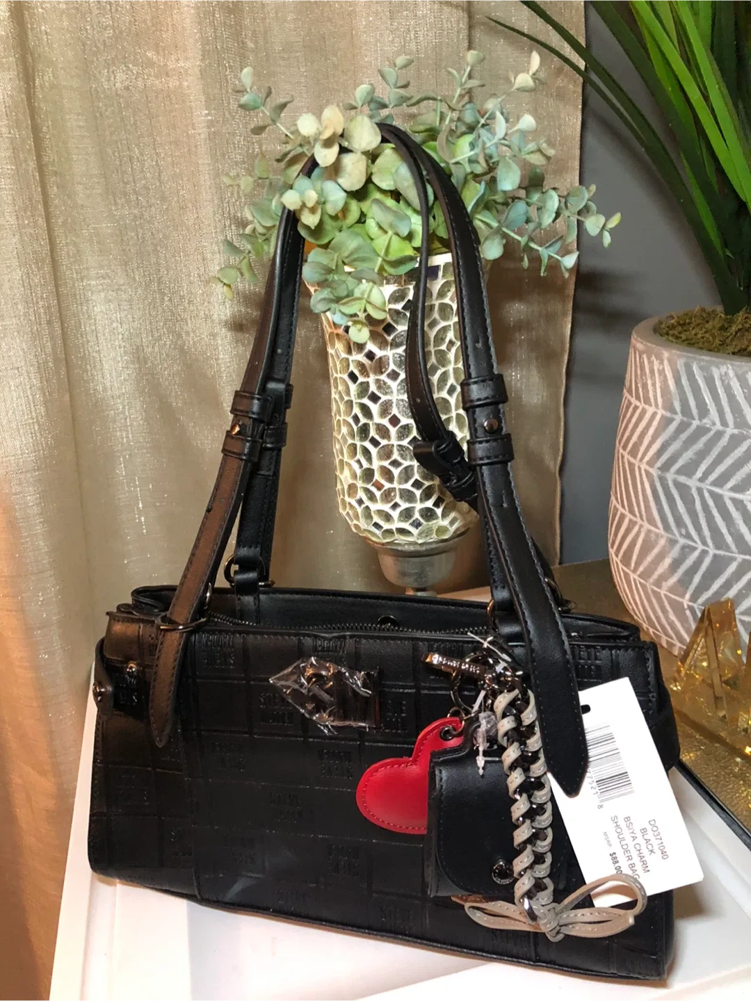 Steve Madden Bsista Black Shoulder Bag image indicator(5)