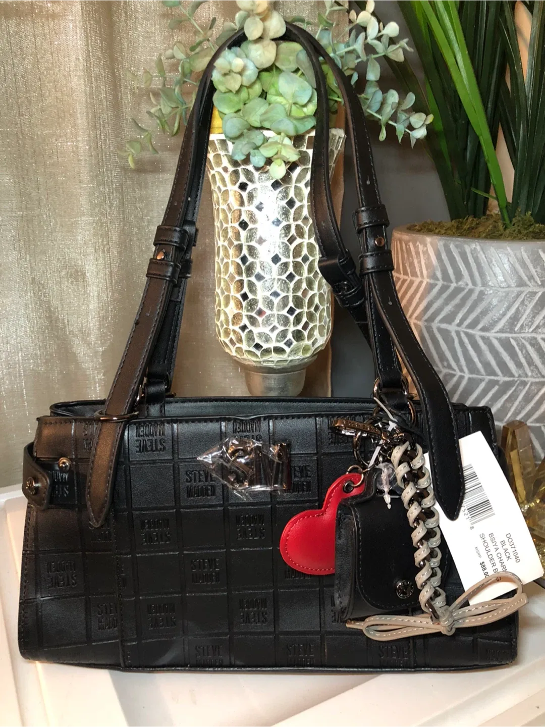 Steve Madden Bsista Black Shoulder Bag image indicator(3)