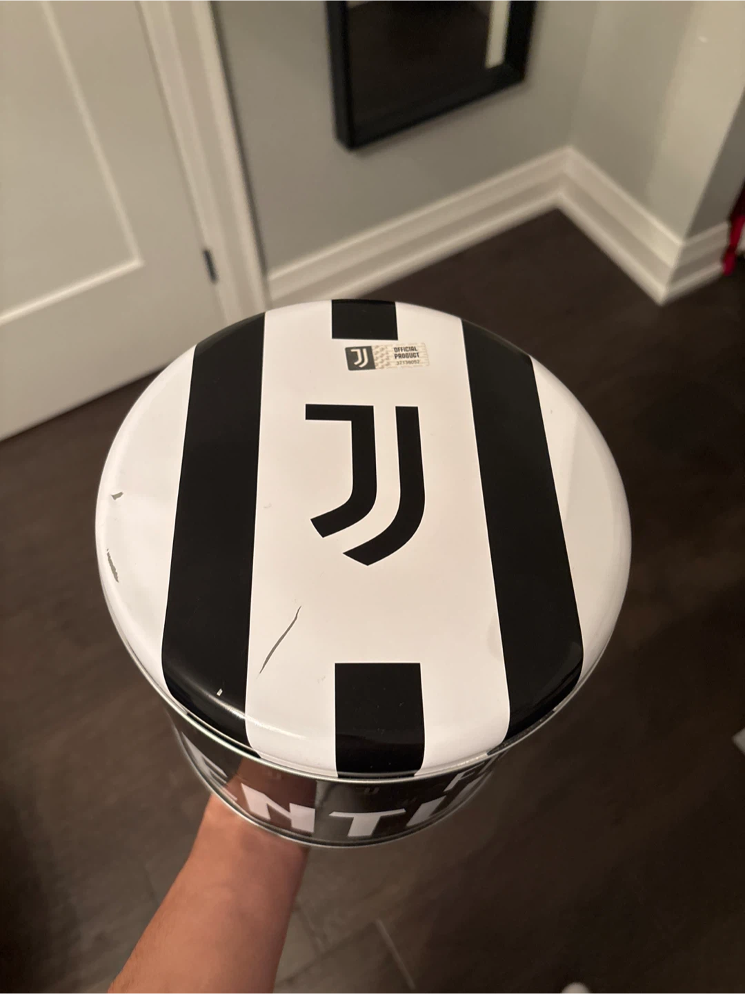 Juventus Official Product Tin Can