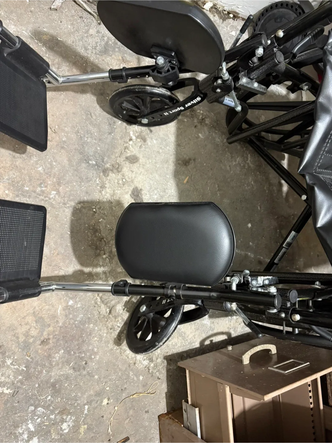 Silver Sport Wheelchair - Black image indicator(3)