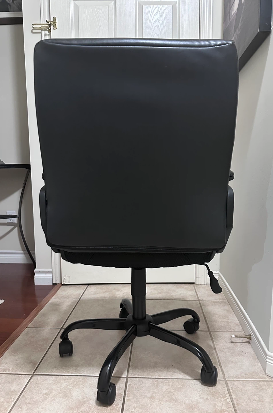 Black Office Chair - photo 4