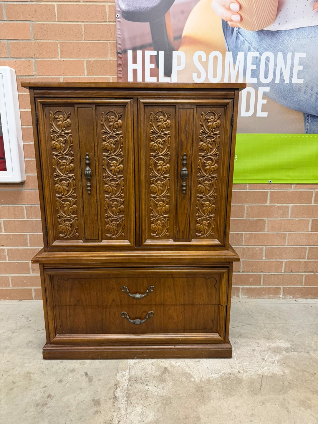 Dixie Chest of drawers