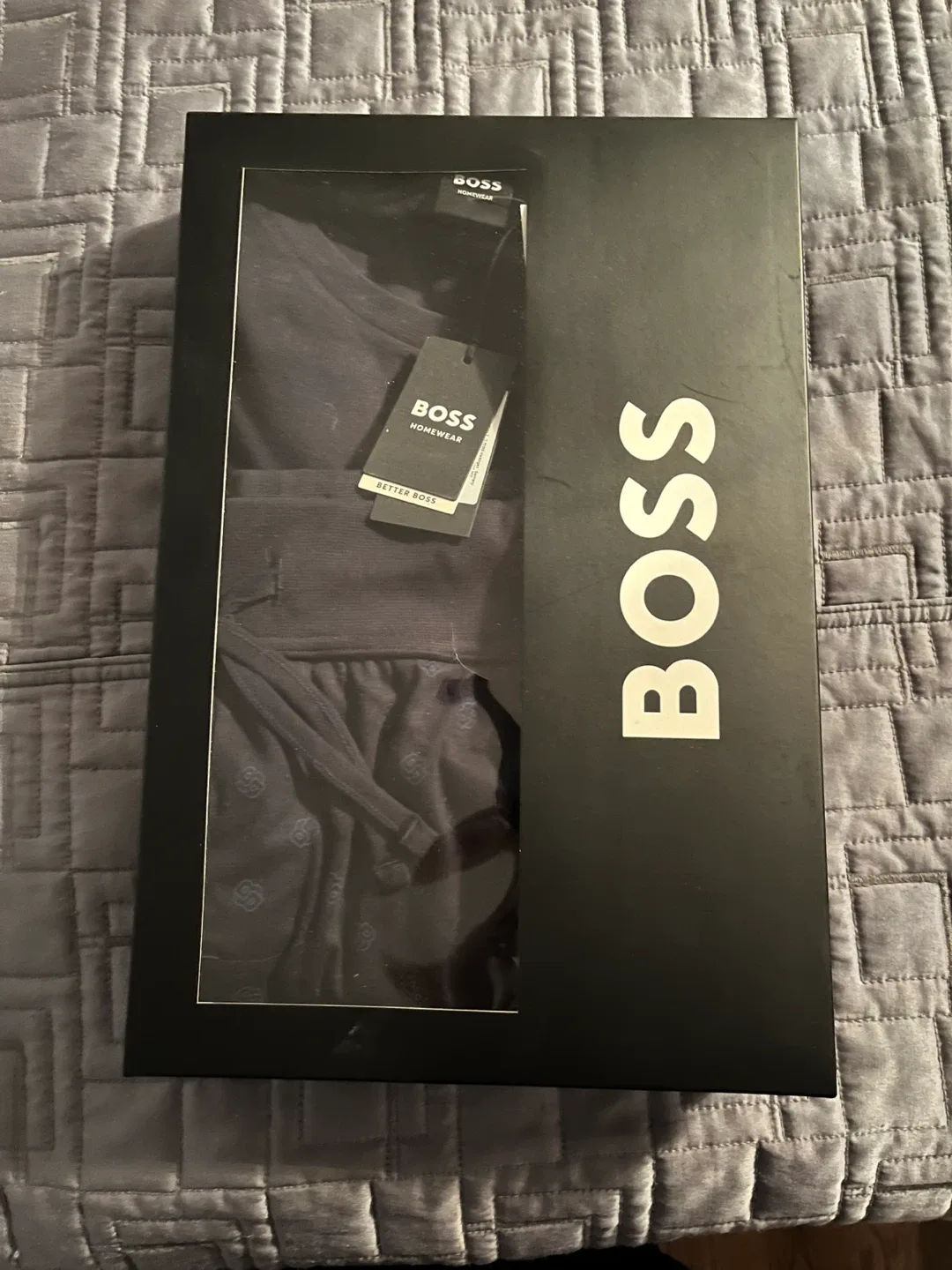 New Hugo Boss Homewear Set - Size L image indicator(5)