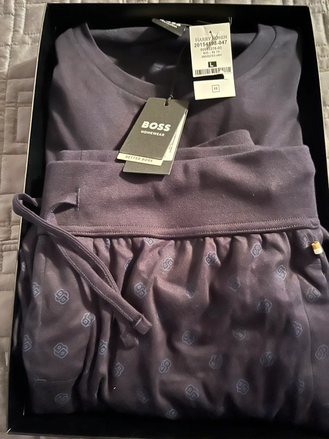 New Hugo Boss Homewear Set - Size L image indicator(4)