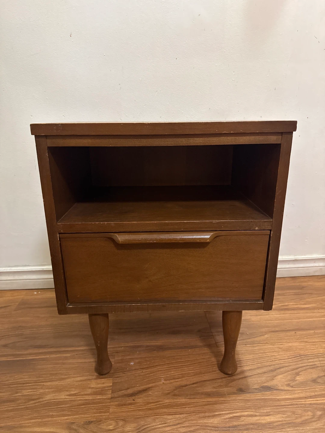 🥕 Brown Wood Nightstand with Drawer