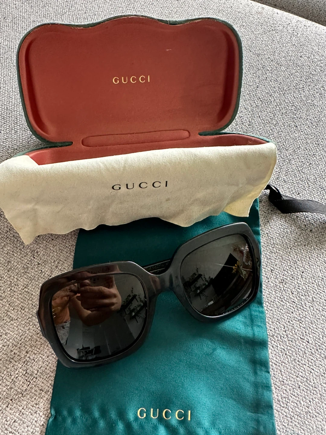 Gucci Black Sunglasses with Case - photo 2