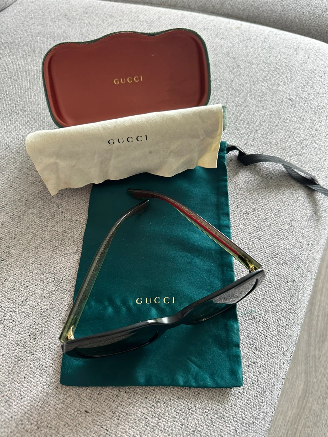 Gucci Black Sunglasses with Case - photo 3