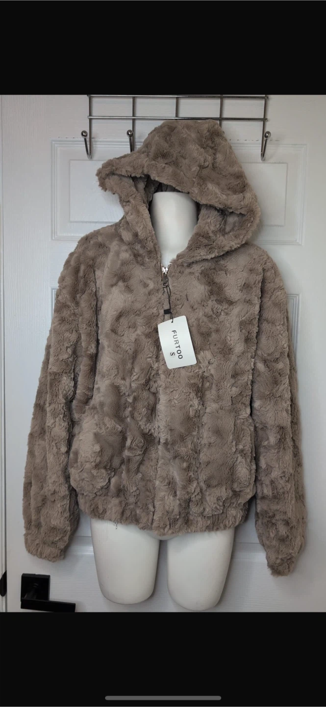 NEW! Furtoo Faux Fur Hoodie - Size Small - photo 5
