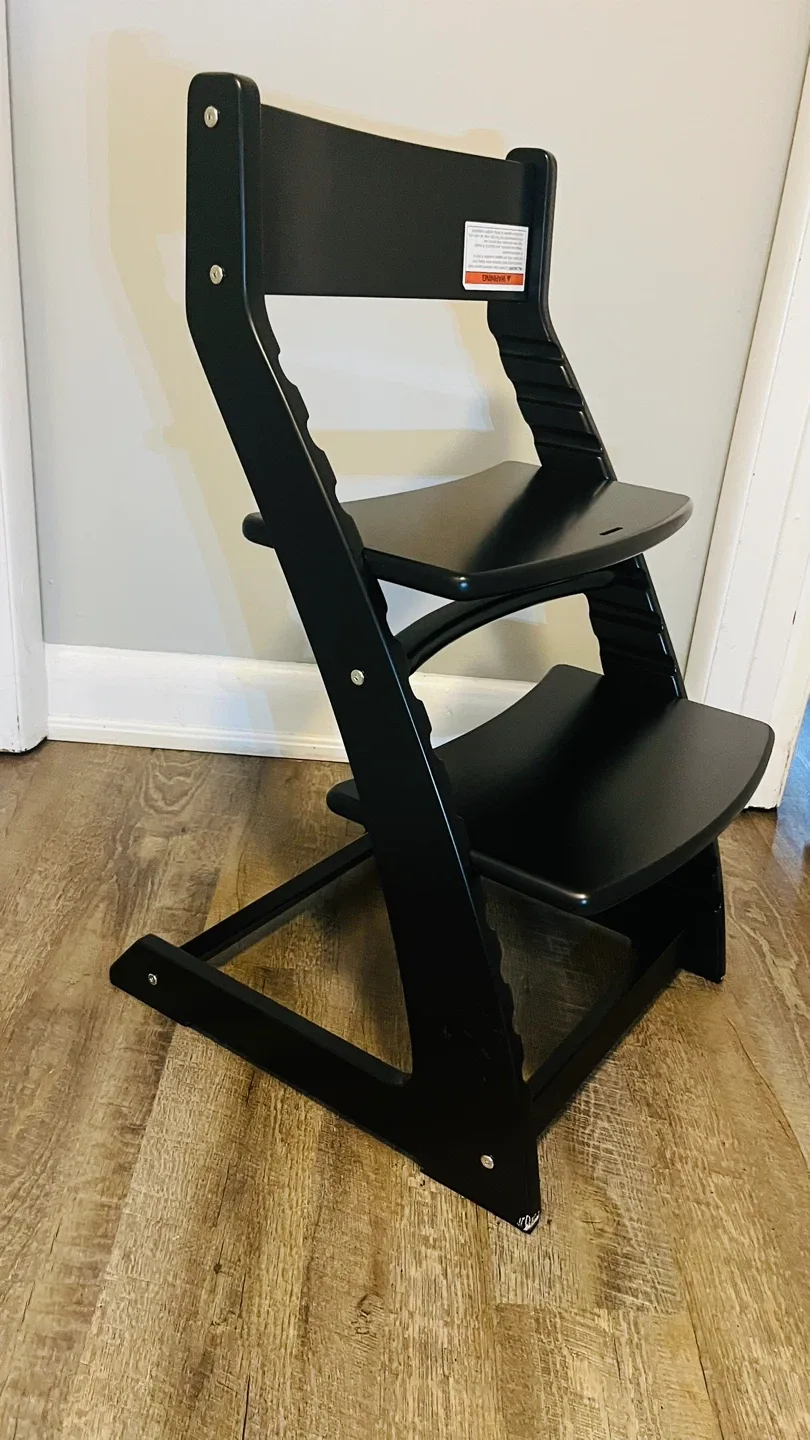 Fornel Adjustable Wooden High Chair - Black image indicator(10)
