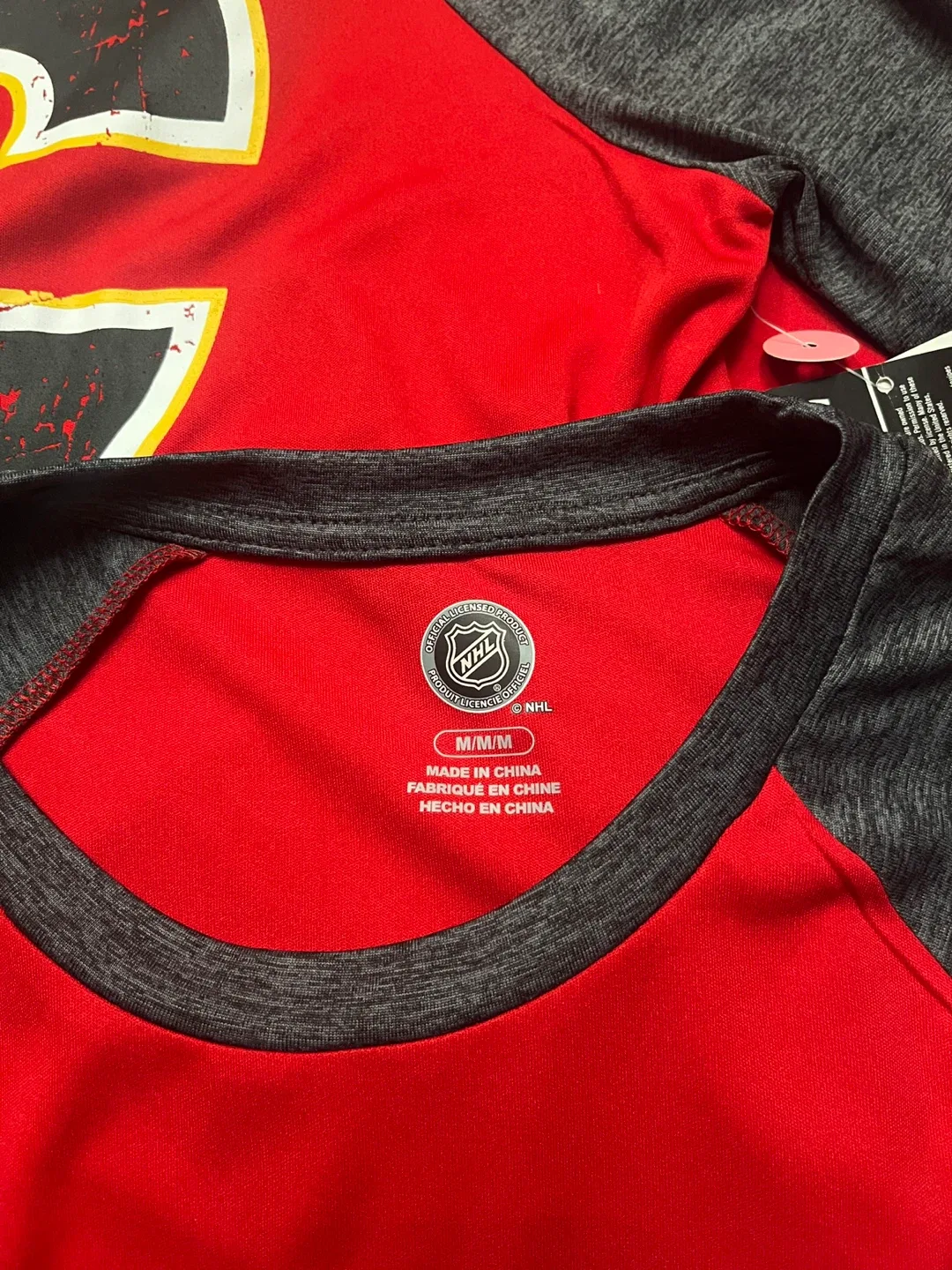 New NHL Calgary Flames T-Shirt - Size M image indicator(5)