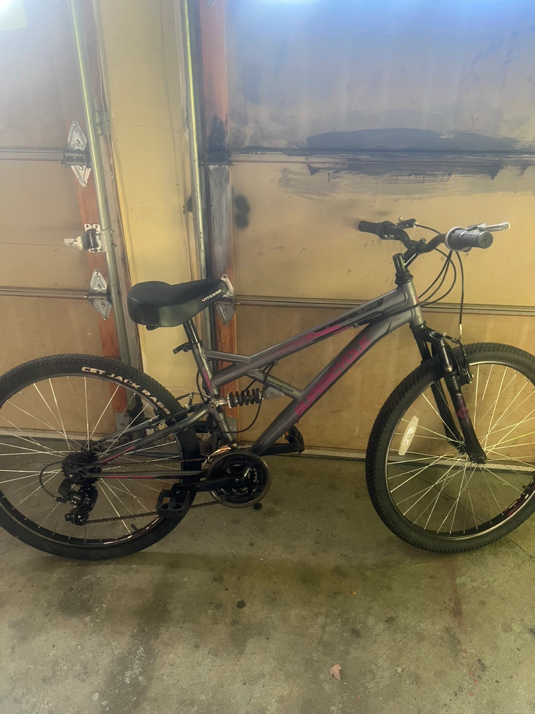 27.5 dual shock Supercycle Surge Mountain Bike