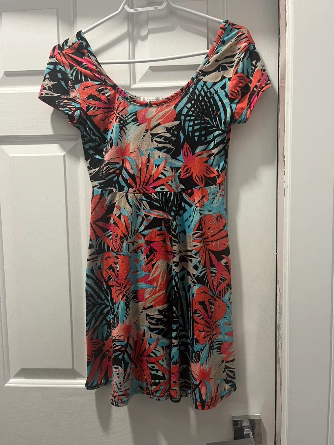 Floral Tropical Print Dress - Size Small image indicator(3)