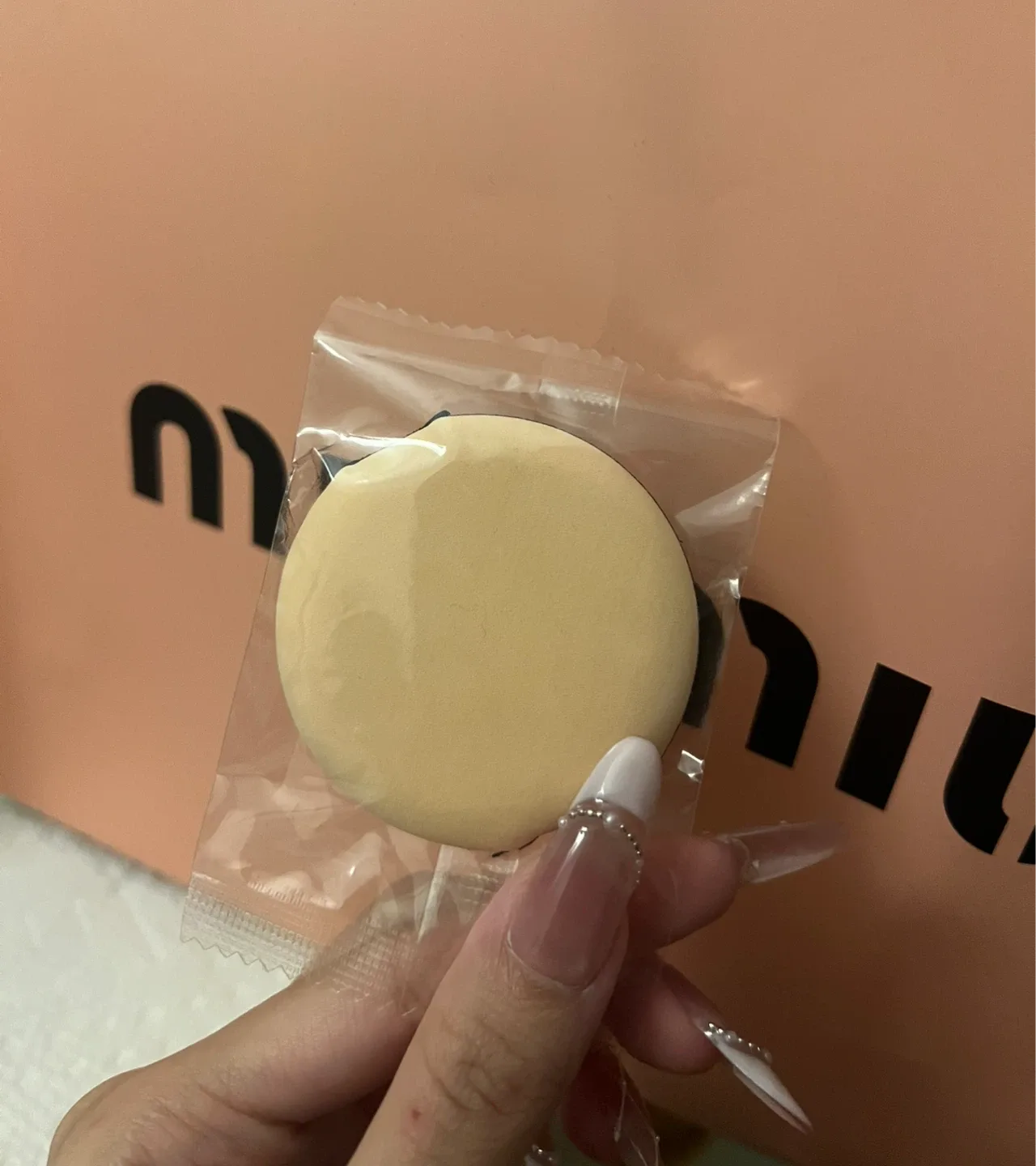 YSL powder/foundation puff image indicator(2)