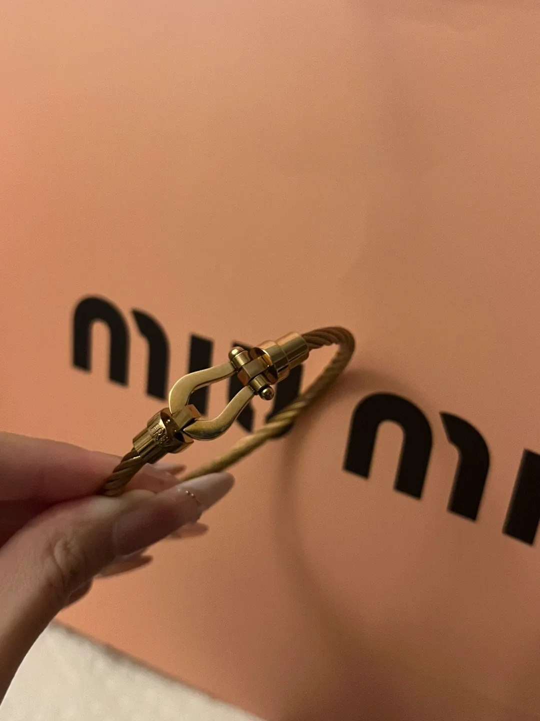gold lock bracelet thumbnail