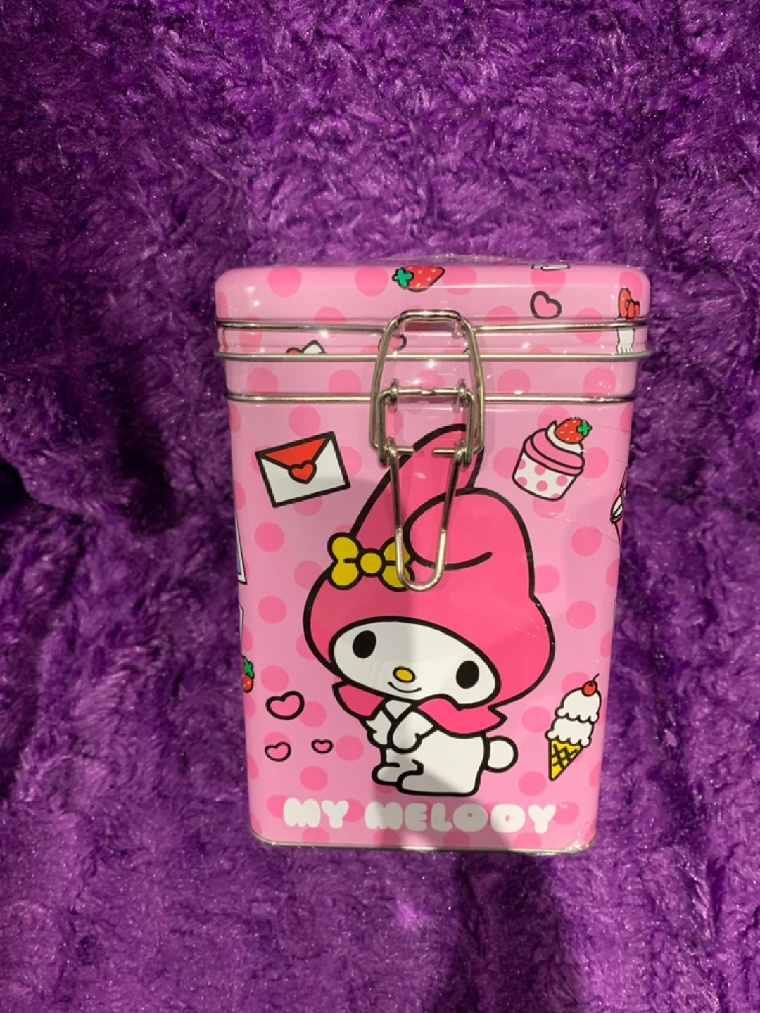 Hello Kitty & Friends Metal Tin