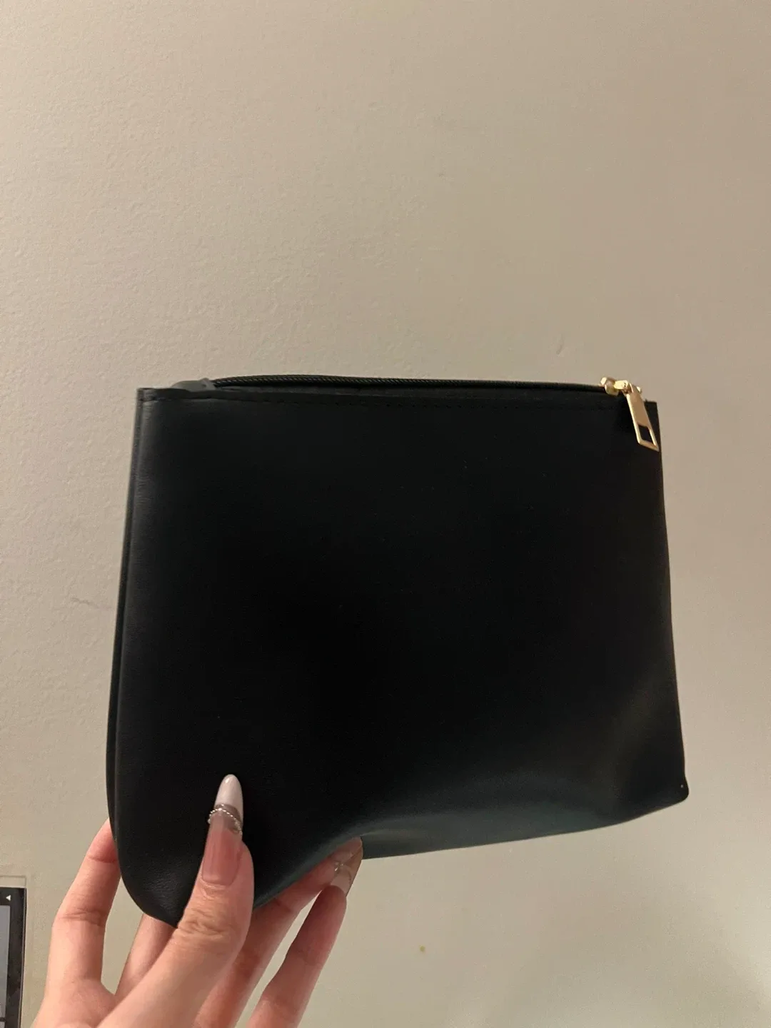 travel pouch thumbnail