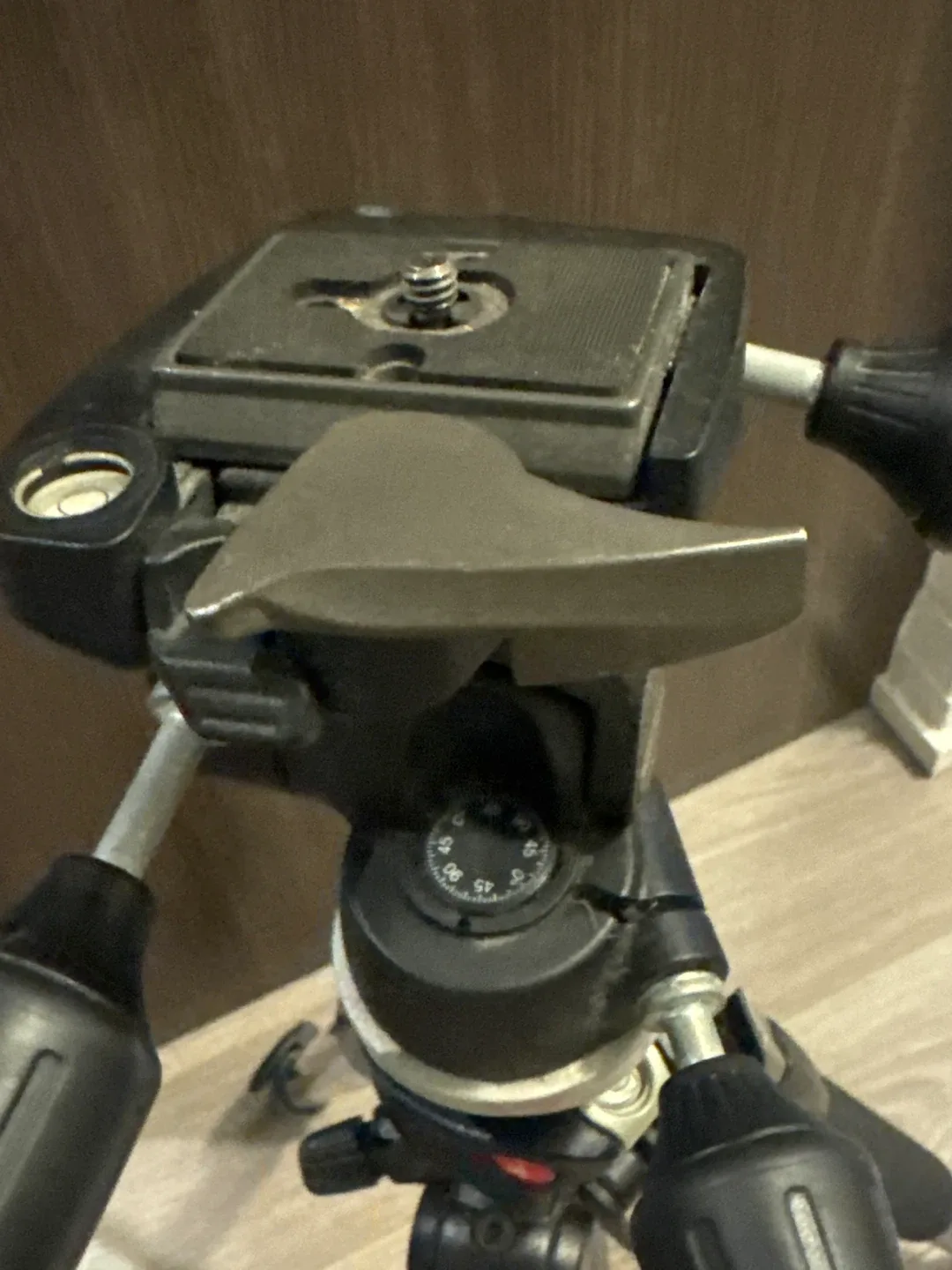 Manfrotto 804RC2 Tripod image indicator(2)