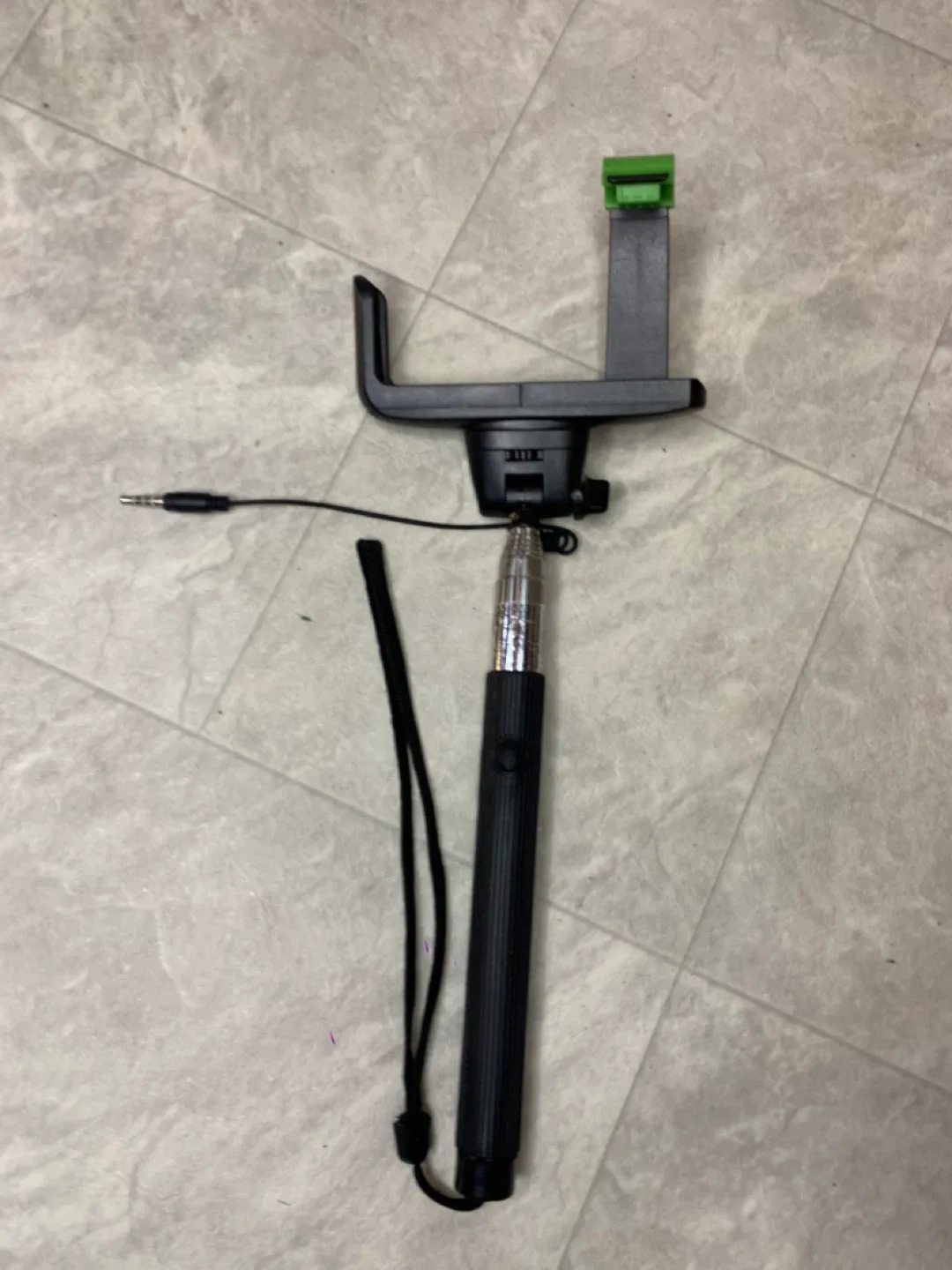 Extendable Selfie Stick - electronics