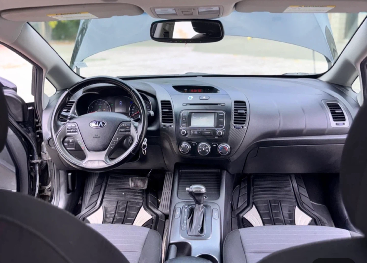 Kia Forte - Black Sedan - photo 3